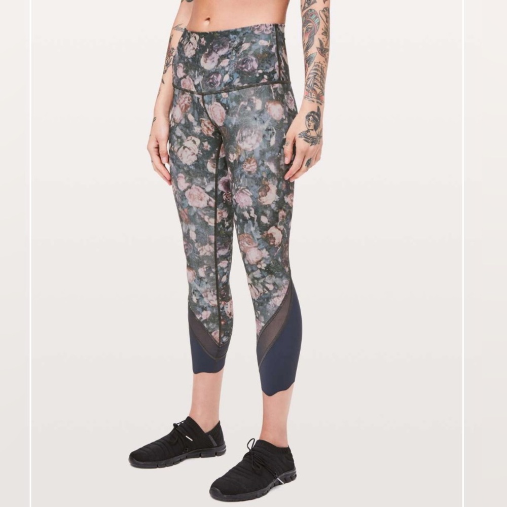 Lululemon Wunder Under Crop II (Special Edition) *Scallop 24"
